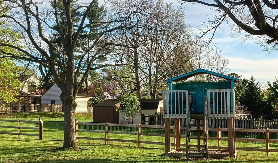 16 FORD Ave, Boonsboro, MD 21713 - 3 Beds, 1 Bath