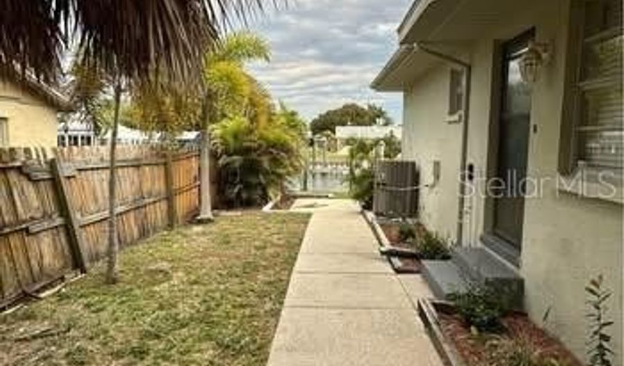 1033 APOLLO BEACH Blvd E, Apollo Beach, FL 33572 - 1 Beds, 1 Bath
