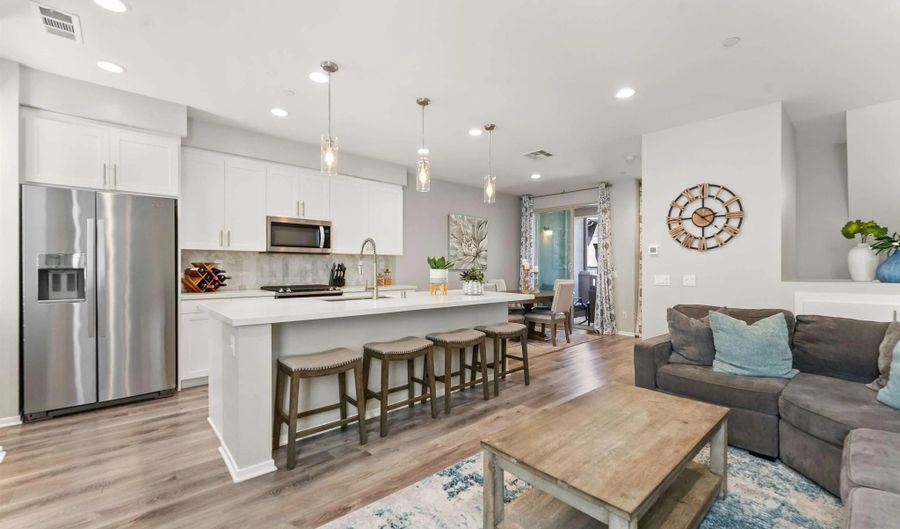 1291 Via Lucero, Oceanside, CA 92056 - 3 Beds, 4 Bath