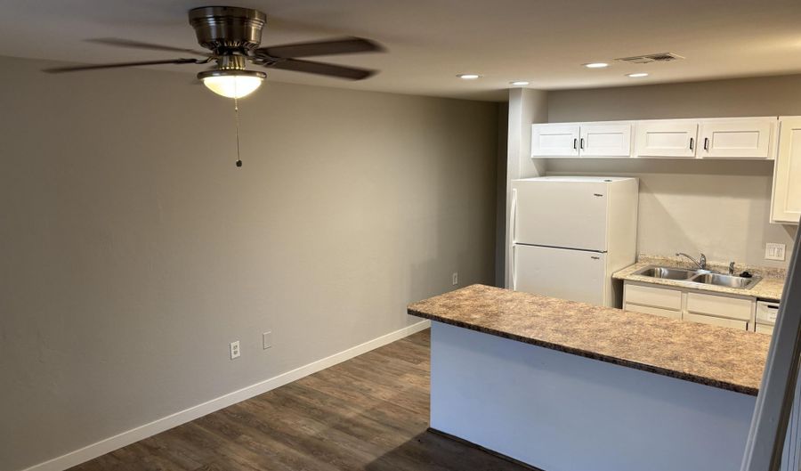 528 E Navajo Ave 3, Apache Junction, AZ 85119 - 3 Beds, 2 Bath