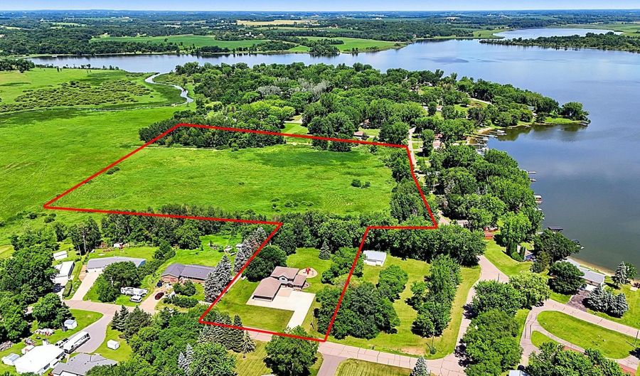 37785 Sunnyfield Cir, Avon, MN 56310 - 4 Beds, 3 Bath