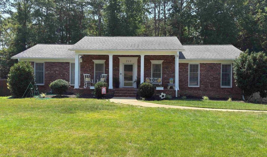 213 Briarwood Dr, Belton, SC 29627 - 4 Beds, 2 Bath
