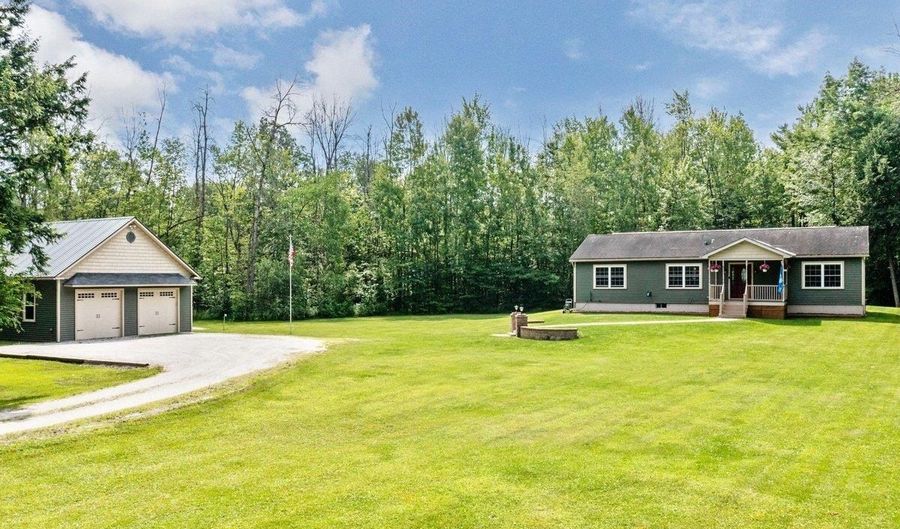 216 Wood Ln, Alburgh, VT 05440 - 4 Beds, 2 Bath