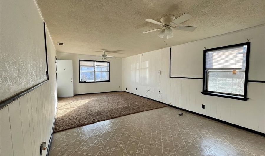 2058 N 2nd St, Abilene, TX 79603 - 2 Beds, 1 Bath