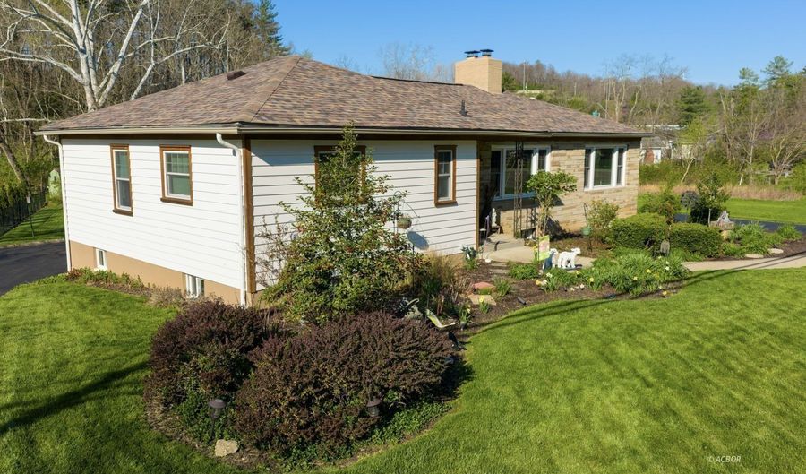 19 Pomeroy Rd, Athens, OH 45701 - 3 Beds, 2 Bath