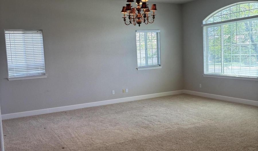 134 DENIO, Dayton, NV 89403 - 5 Beds, 4 Bath