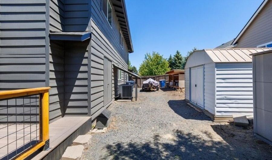 61211 Mount Vista Dr, Bend, OR 97702 - 4 Beds, 3 Bath