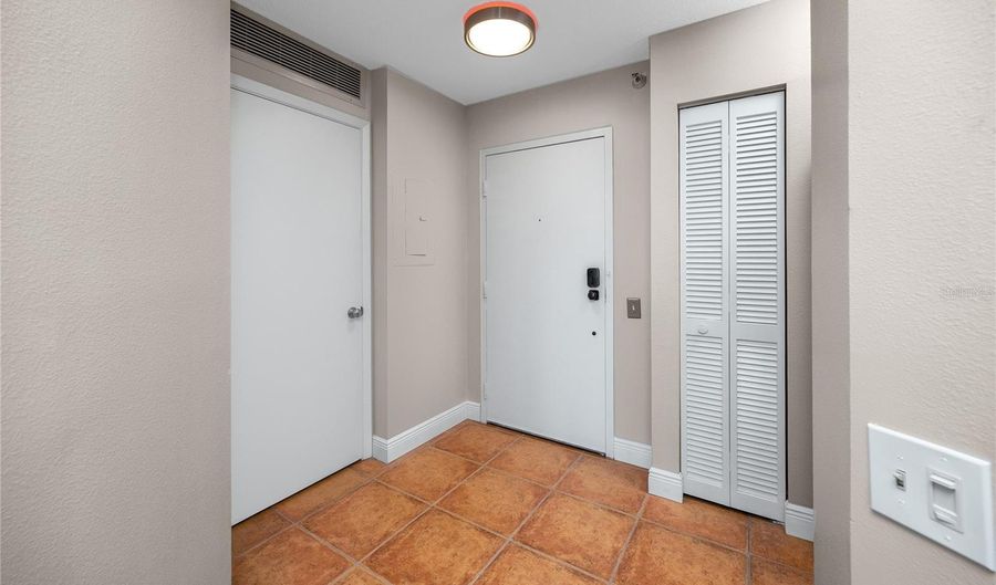 2333 FEATHER SOUND Dr B705, Clearwater, FL 33762 - 2 Beds, 2 Bath