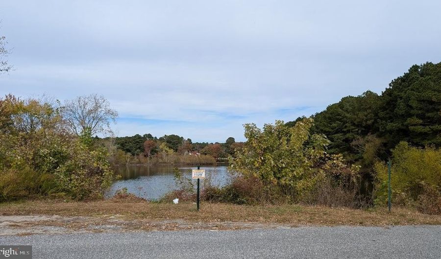 11003 GRAYS CORNER Rd 106, Berlin, MD 21811 - 2 Beds, 2 Bath