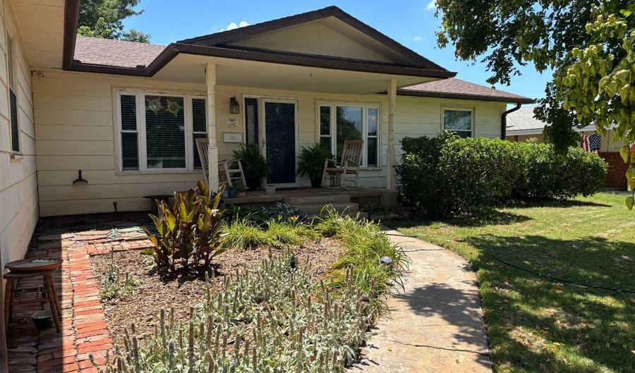 1719 Maple St, Alva, OK 73717 - 3 Beds, 2 Bath