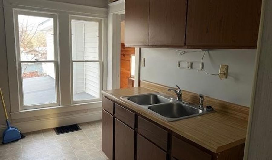 528 Company, Adrian, MI 49221 - 1 Beds, 1 Bath