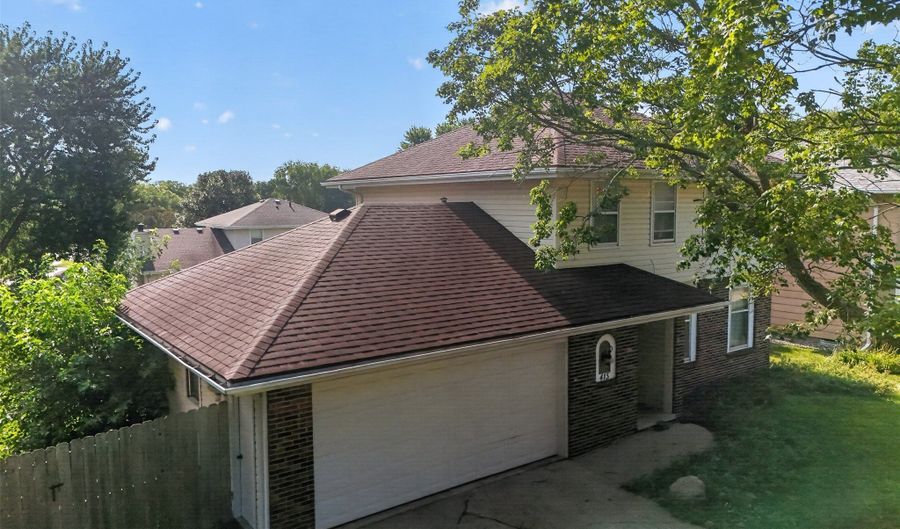 415 25th Ave SW, Altoona, IA 50009 - 3 Beds, 2 Bath