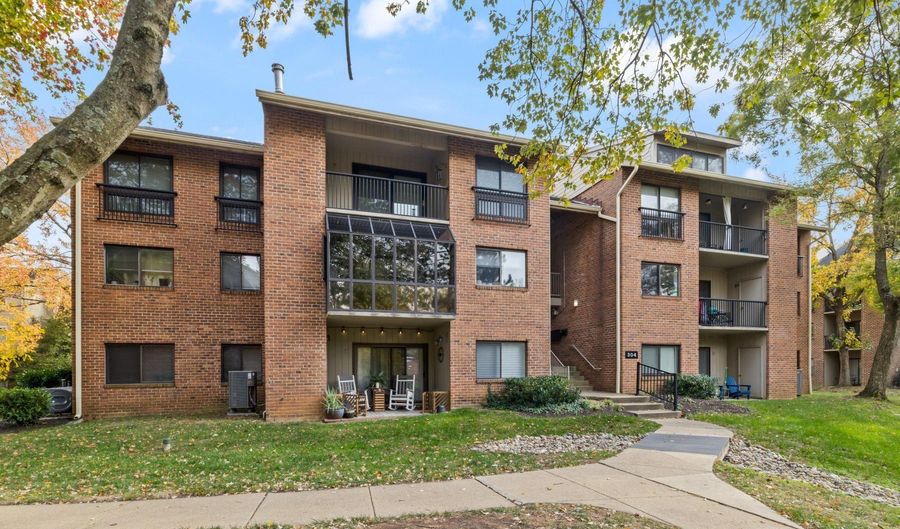 304- G HILLTOP Ln, Annapolis, MD 21403 - 2 Beds, 2 Bath