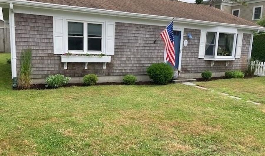 39 Grafton St, Newport, RI 02840 - 2 Beds, 1 Bath