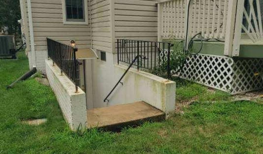 20709 RAINSBORO Dr, Ashburn, VA 20148 - 1 Beds, 1 Bath