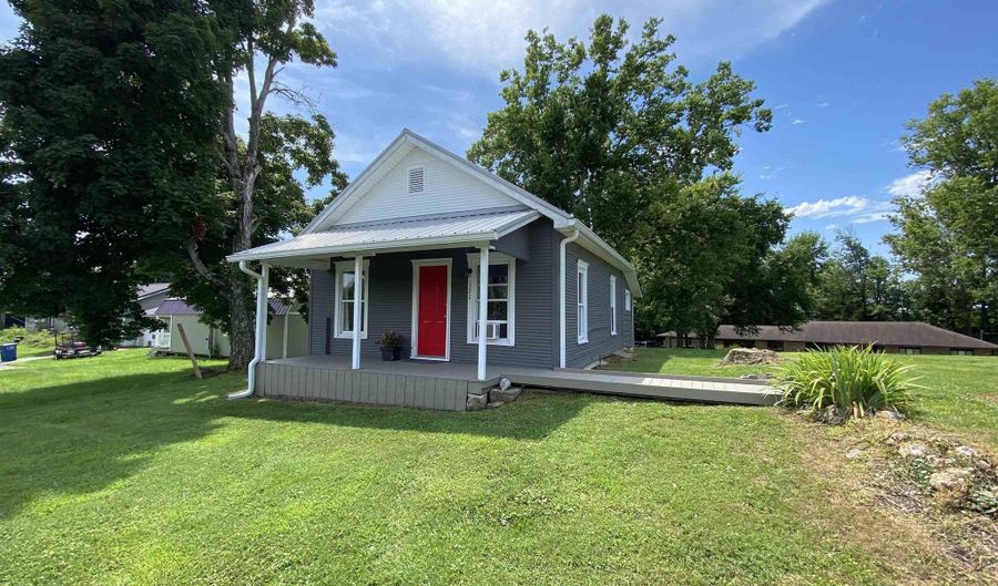 122 17th St, Bedford, IN 47421 - 2 Beds, 1 Bath