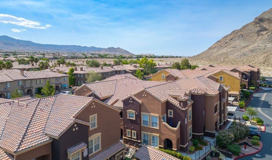 3975 N Hualapai Way 266, Las Vegas, NV 89129 - 2 Beds, 2 Bath