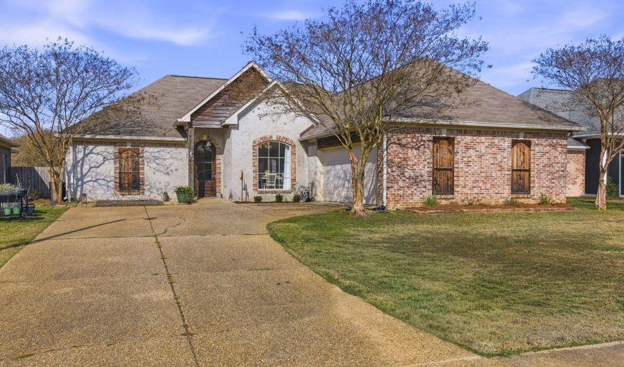313 Red Cedar Dr, Brandon, MS 39047 - 3 Beds, 2 Bath