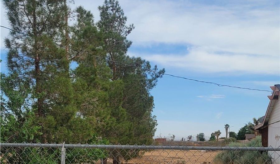 10733 Chamberlaine Way, Adelanto, CA 92301 - 4 Beds, 3 Bath