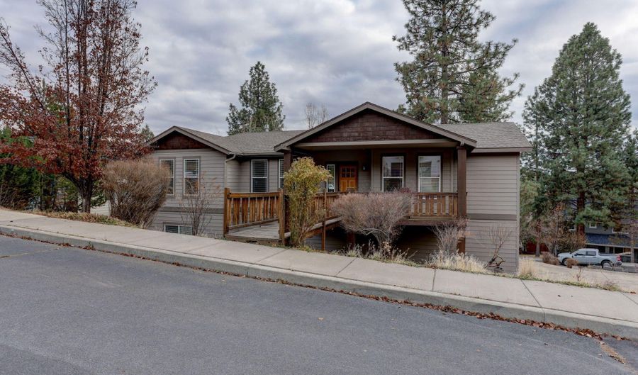 2121 NW Black Pines Pl, Bend, OR 97703 - 4 Beds, 3 Bath