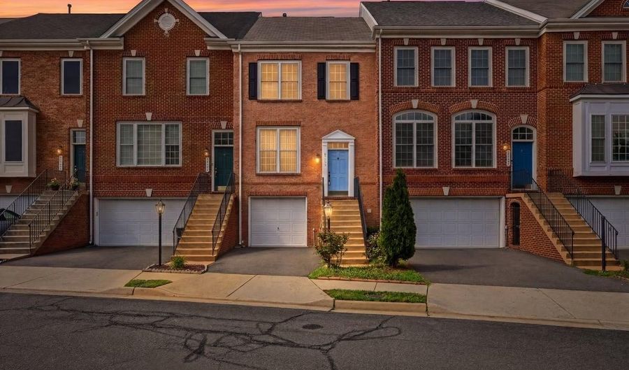 21753 LADYSLIPPER Sq, Ashburn, VA 20147 - 4 Beds, 3 Bath