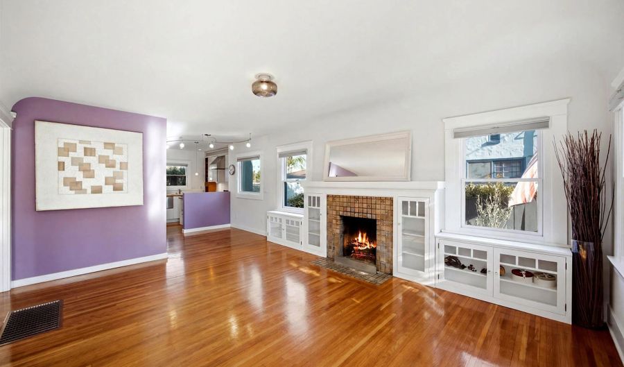 3719 Kite St, San Diego, CA 92103 - 2 Beds, 2 Bath