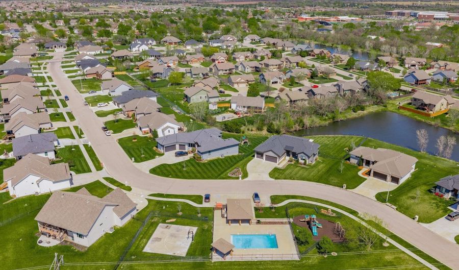 1513 N Shadow Rock Dr, Andover, KS 67002 - 5 Beds, 3 Bath