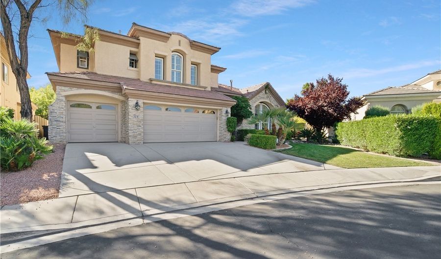 10787 Hobbiton Ave, Las Vegas, NV 89135 - 4 Beds, 4 Bath