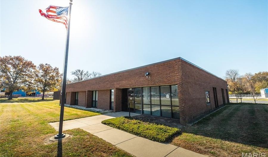 4436 Industrial Dr, Godfrey, IL 62002 - 0 Beds, 0 Bath