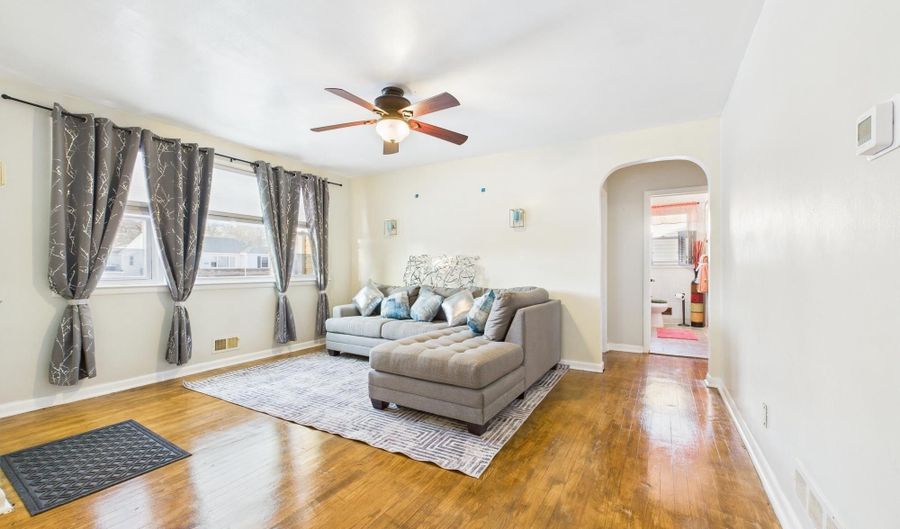 3213 DOYCRON Ct, Baltimore, MD 21207 - 3 Beds, 2 Bath