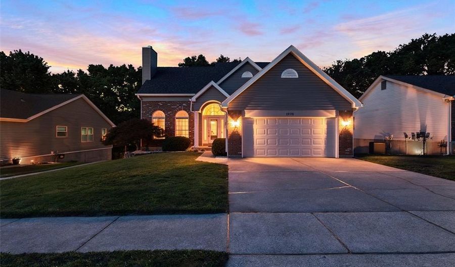 1971 Fox Pointe Dr, Arnold, MO 63010 - 3 Beds, 3 Bath