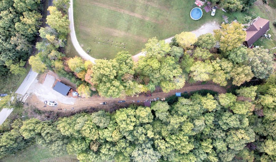 576 Pine Grove Rd, Beattyville, KY 41311 - 2 Beds, 1 Bath