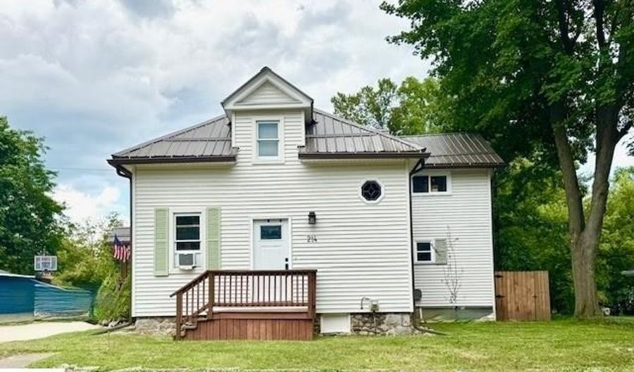 214 Philadelphia Ave, Alma, MI 48801 - 4 Beds, 2 Bath