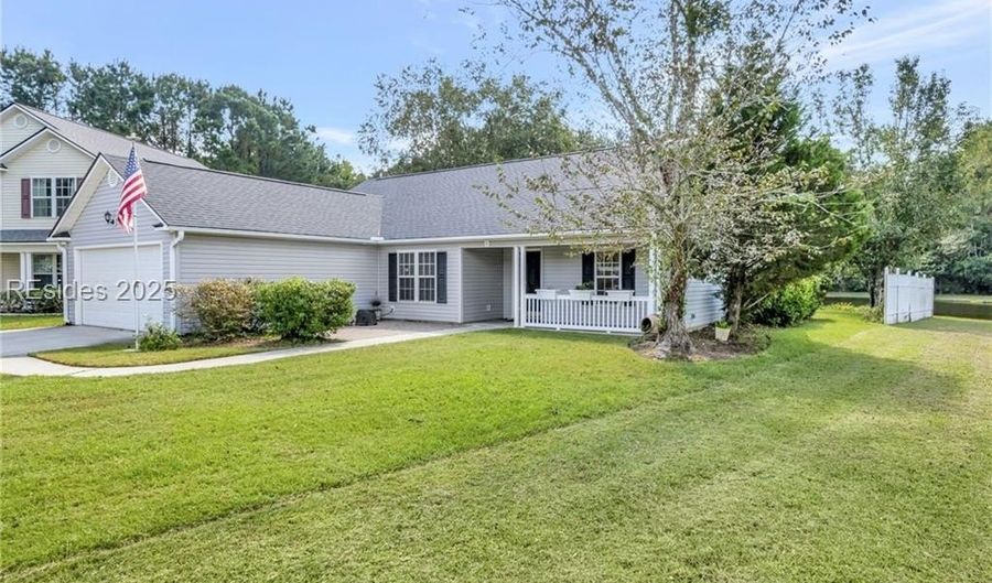 4 Wellington Ct, Bluffton, SC 29910 - 3 Beds, 2 Bath