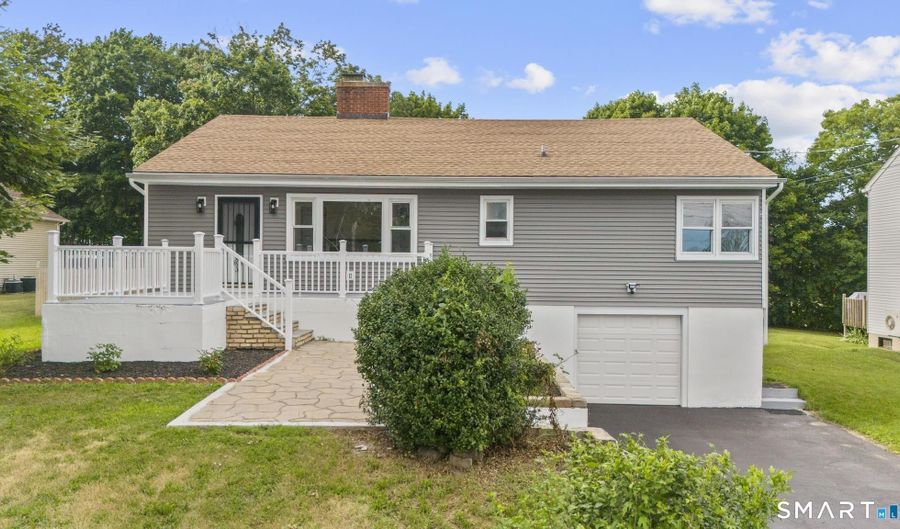 12 Homestead Pl, Branford, CT 06405 - 4 Beds, 3 Bath