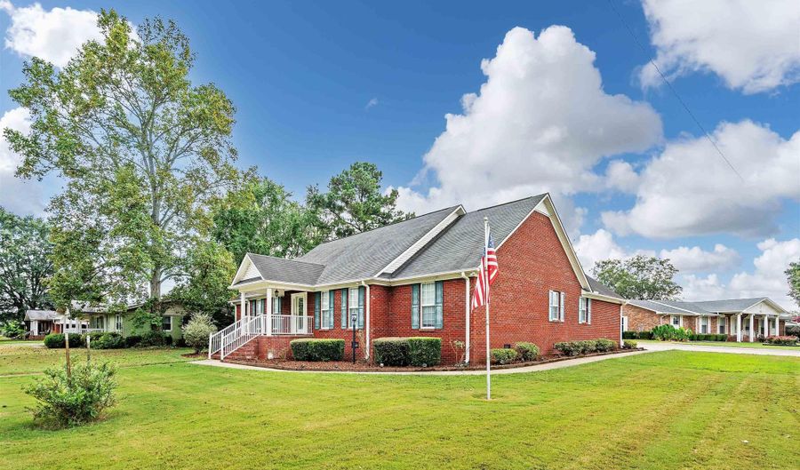 106 Hammons St, Athens, AL 35611 - 3 Beds, 3 Bath
