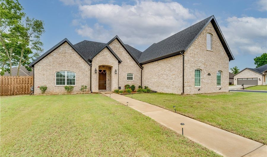 1100 Brandon Way, Bentonville, AR 72713 - 4 Beds, 3 Bath