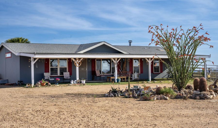 7190 E Red Barrel Rd, Yucca, AZ 86438 - 3 Beds, 2 Bath