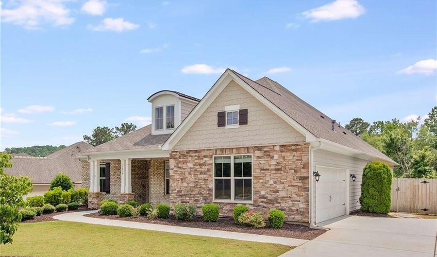 1374 Highland Wood Ct, Auburn, GA 30011 - 3 Beds, 2 Bath