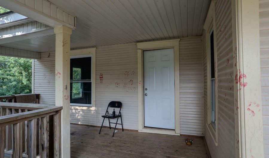 517 W 3rd St, Anderson, MO 64831 - 3 Beds, 1 Bath