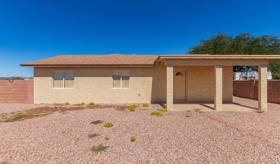 9163 W RAVEN Dr, Arizona City, AZ 85123 - 2 Beds, 2 Bath