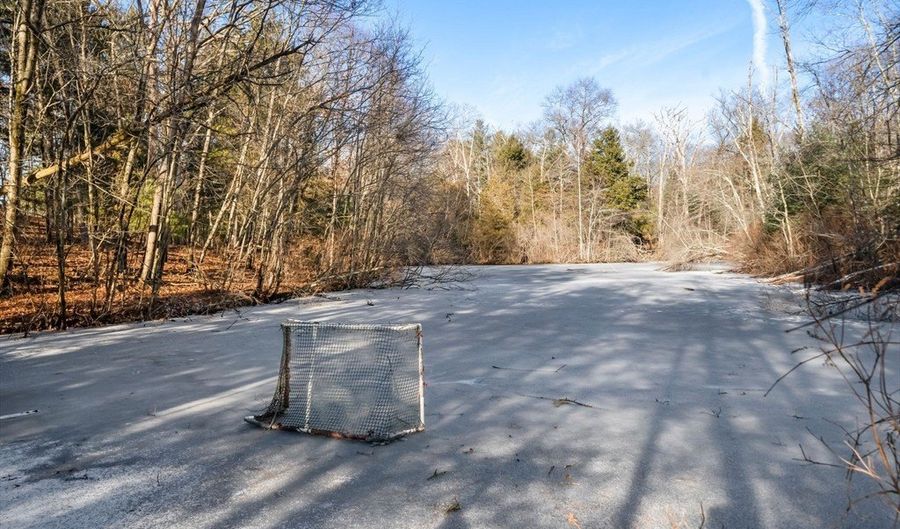 24 Lynn Dr, Attleboro, MA 02703 - 4 Beds, 3 Bath