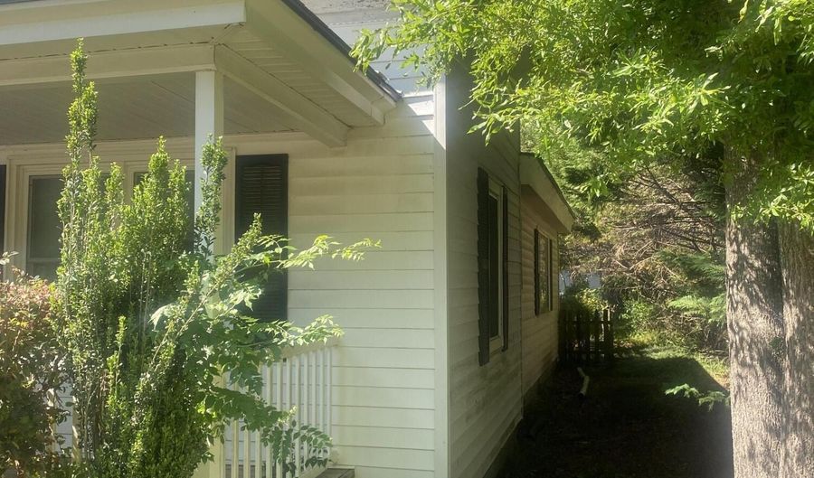 6060 Deans St, Bailey, NC 27807 - 3 Beds, 1 Bath