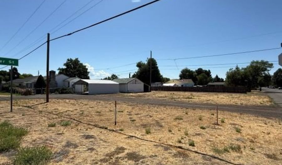 1205 W 12th St, Alturas, CA 96101 - 2 Beds, 1 Bath