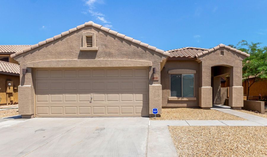 809 S 113TH Ave, Avondale, AZ 85323 - 4 Beds, 2 Bath