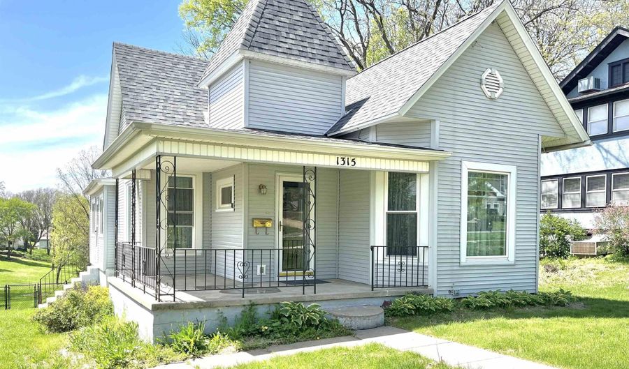 1315 Locust St, Atlantic, IA 50022 - 2 Beds, 1 Bath