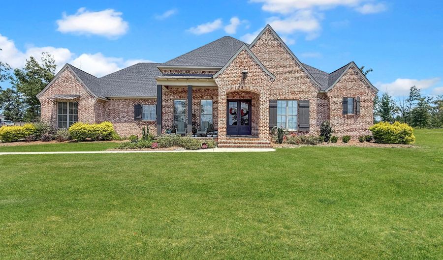 1000 Honeysuckle Trl, Brandon, MS 39047 - 4 Beds, 4 Bath