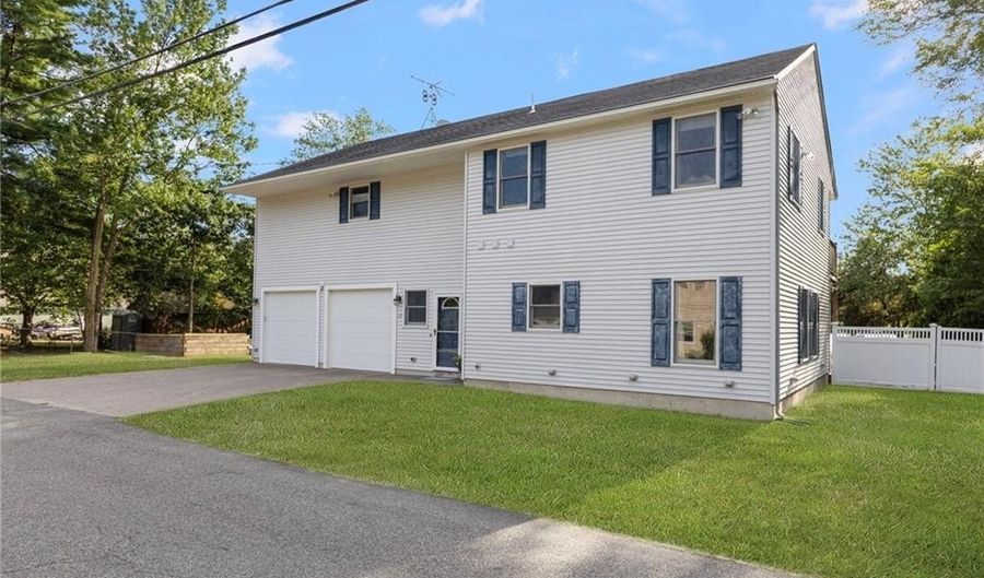 23 Indian Trl, Coventry, RI 02816 - 3 Beds, 3 Bath