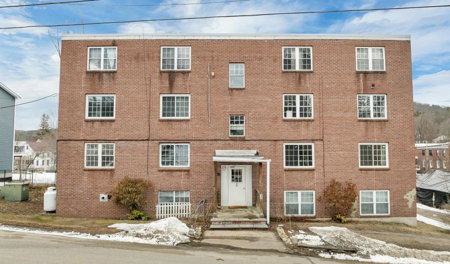 30 Beech St 2D, Bristol, NH 03222 - 2 Beds, 1 Bath
