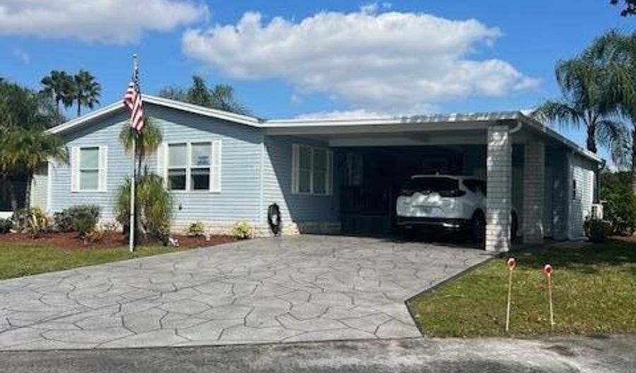 328 Waldorf Dr, Auburndale, FL 33823 - 2 Beds, 2 Bath